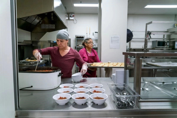 Some of the many women working as cooks in school meal initiatives.