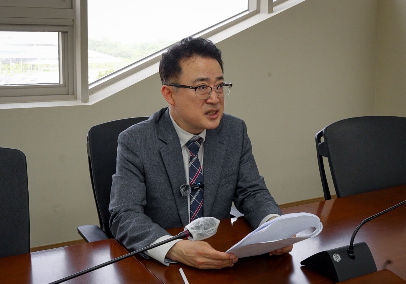 Mr. Kim Dongro, the Senior Deputy Director for Student Health Policy in the Ministry of Education,